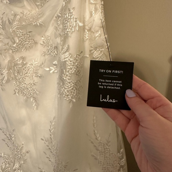 BRAND NEW | Elegant White Lace Dress - Picture 2 of 4